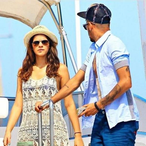 Neymar in vacaza a Ibiza in compagnia della propria ragazza Bruna Marquezine